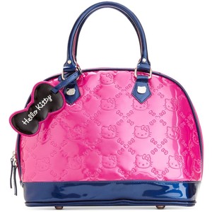 This is the very bag IAHKL used to carry to work everyday...teamed up with her stripper shoes!